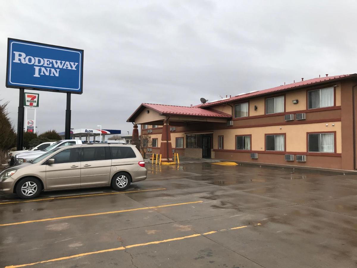 Rodeway Inn Moriarty Экстерьер фото