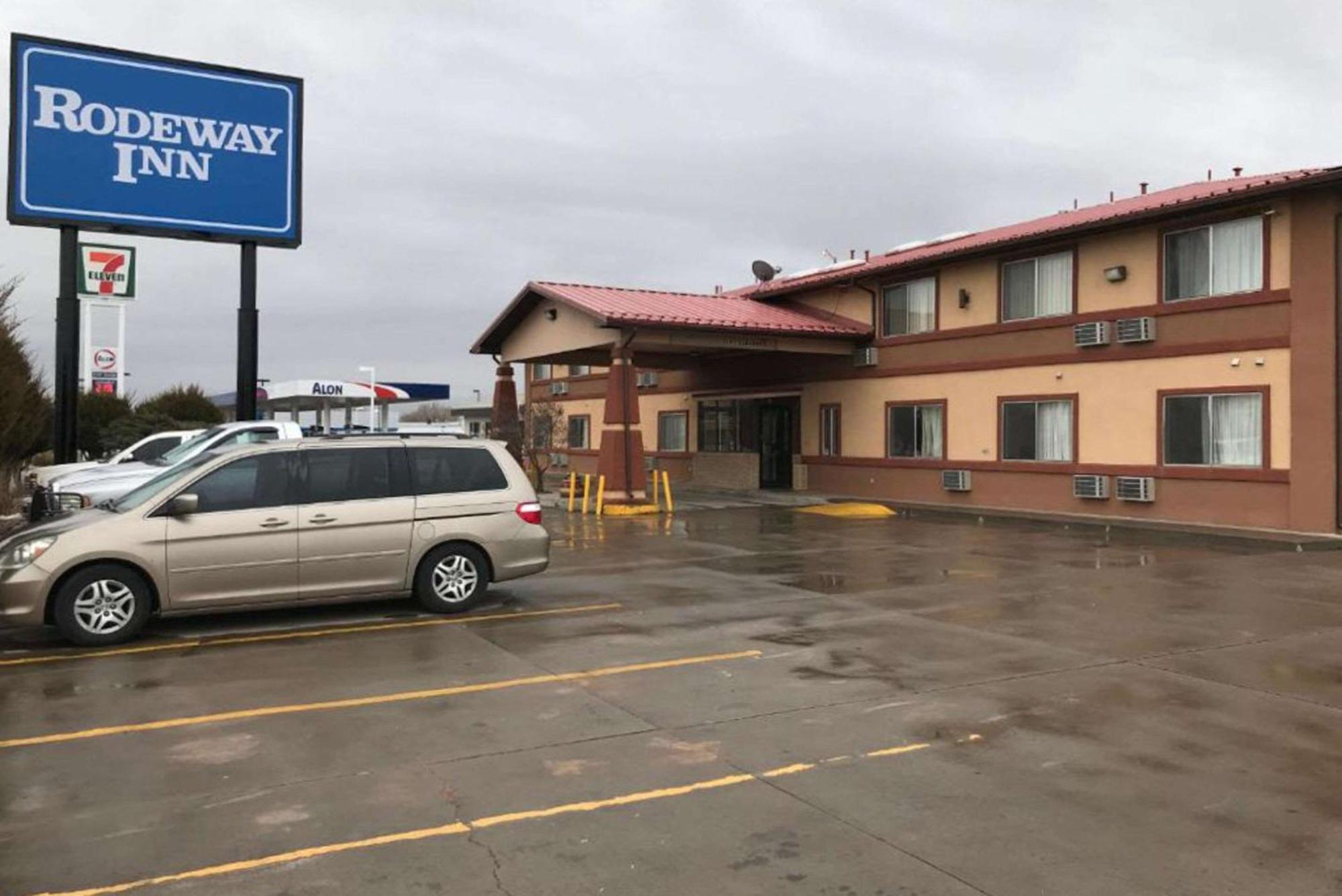 Rodeway Inn Moriarty Экстерьер фото