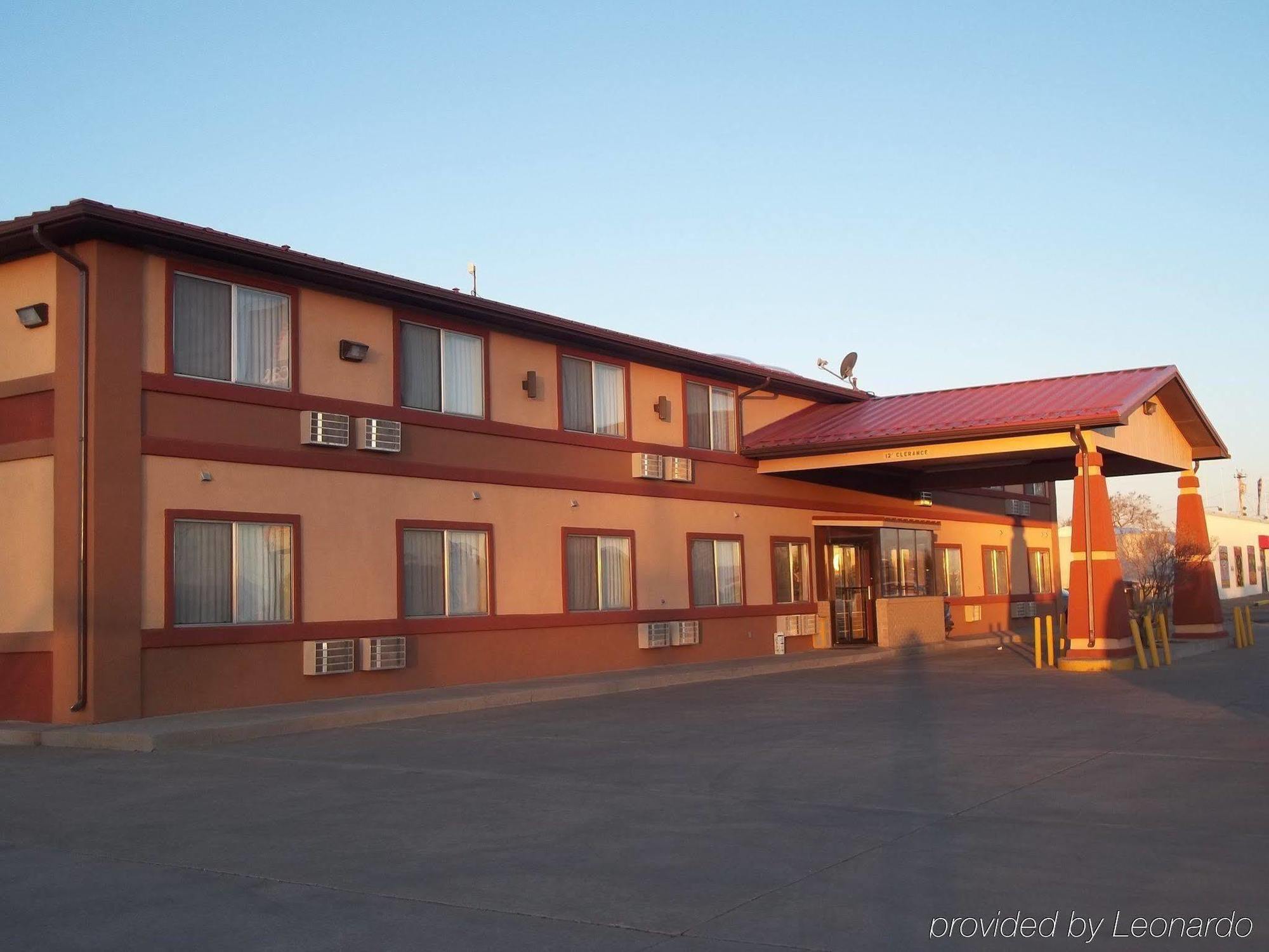 Rodeway Inn Moriarty Экстерьер фото