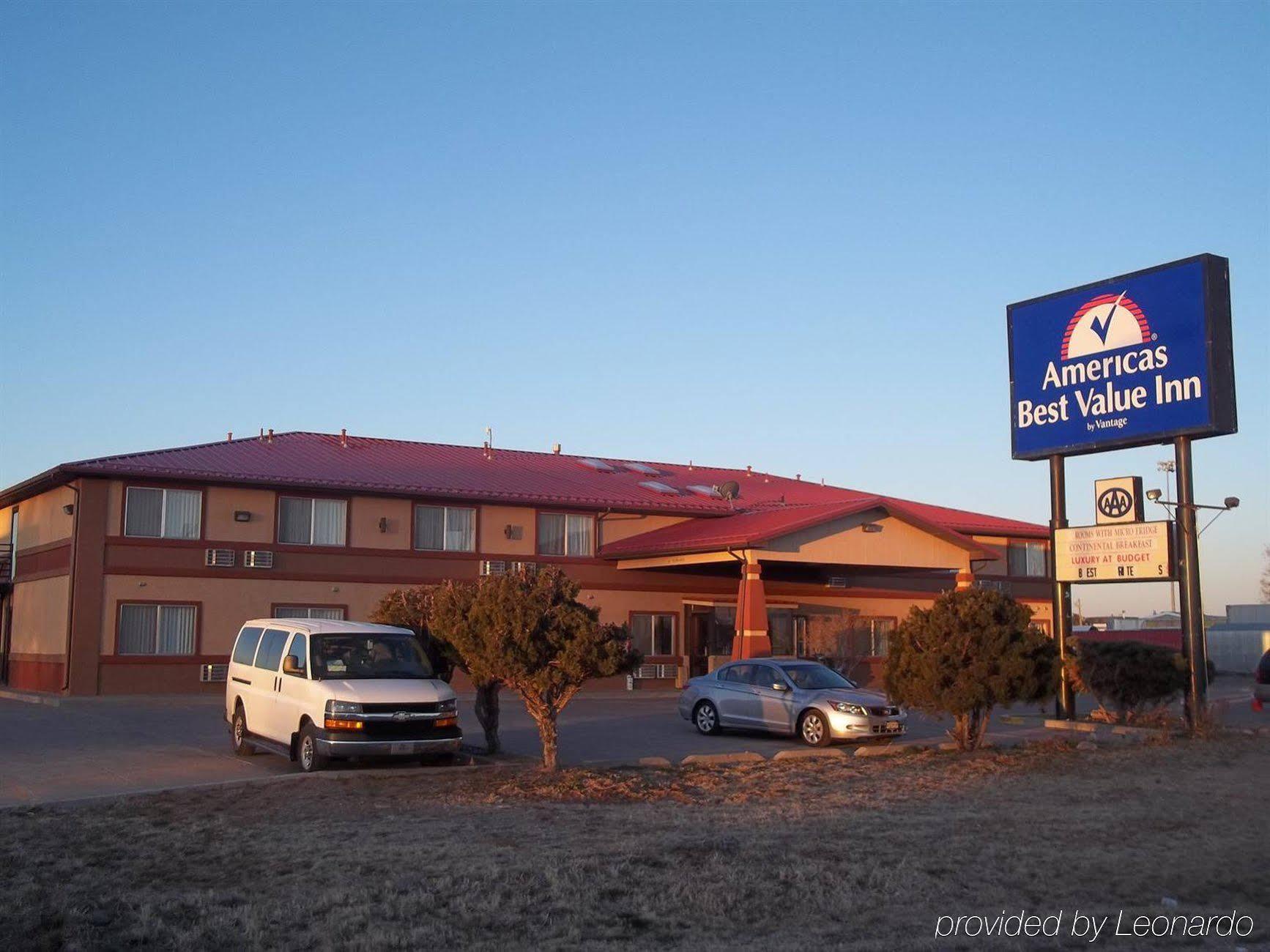 Rodeway Inn Moriarty Экстерьер фото